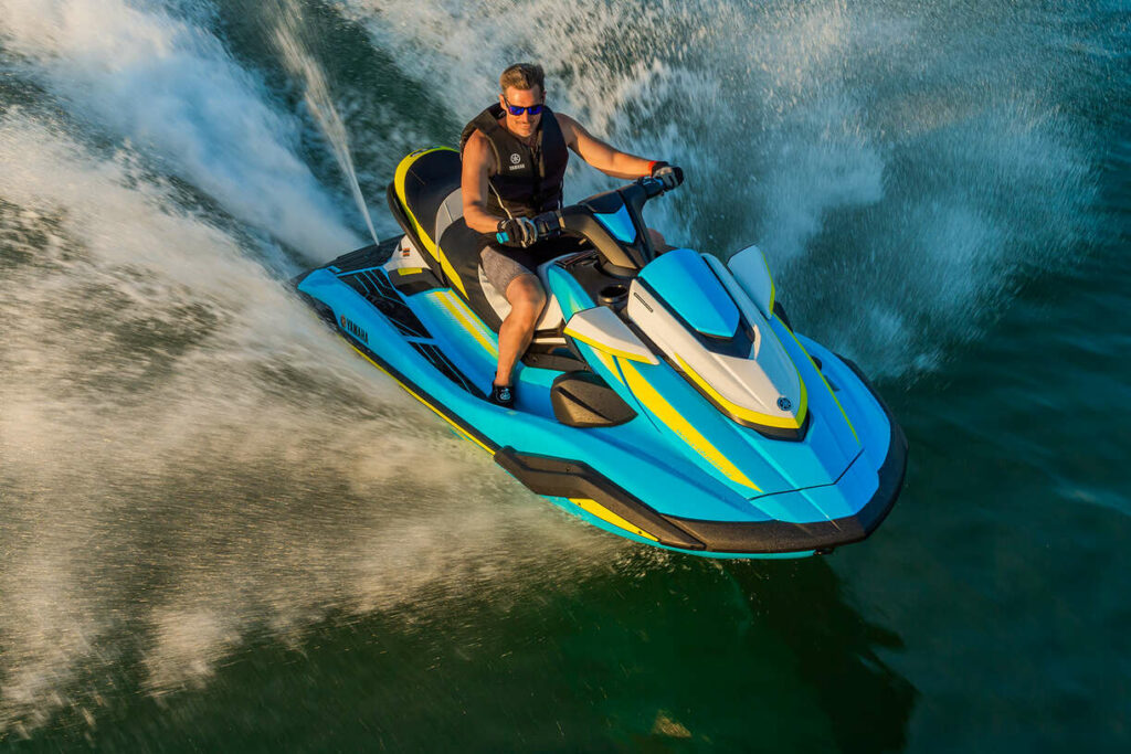 Yamaha FX Cruiser HO - speed demon watercraft